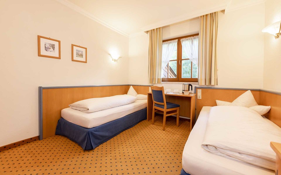 Appartement Single &
twin bed rooms – Alpenschlössl Stubai